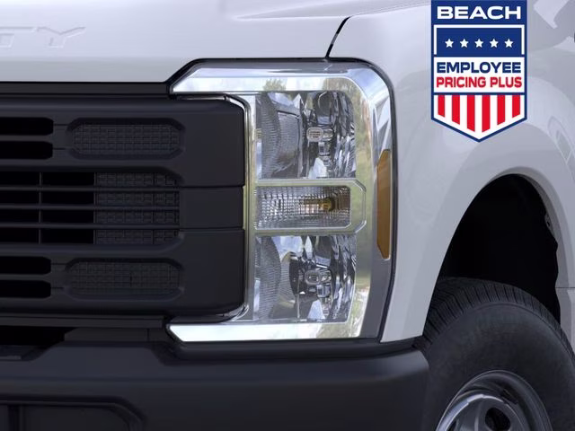 2026 Oxford White Ford Super Duty F-250 SRW XL 4X4 Truck