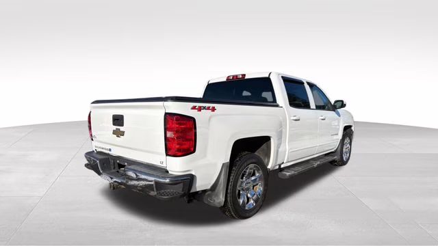 2018 Summit White Chevrolet Silverado 1500 LT 4X4 Truck