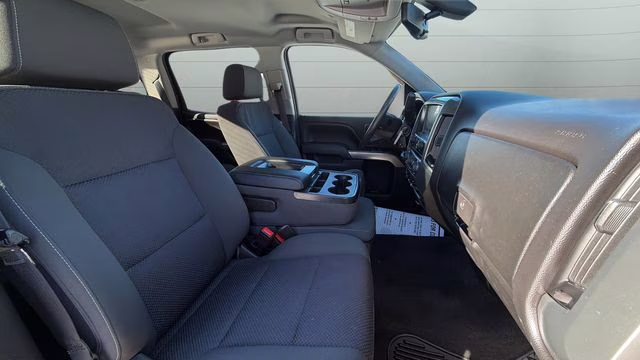 2018 Summit White Chevrolet Silverado 1500 LT 4X4 Truck