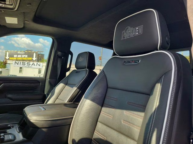 2024 Summit White GMC Sierra 2500HD AT4X 4X4 Truck