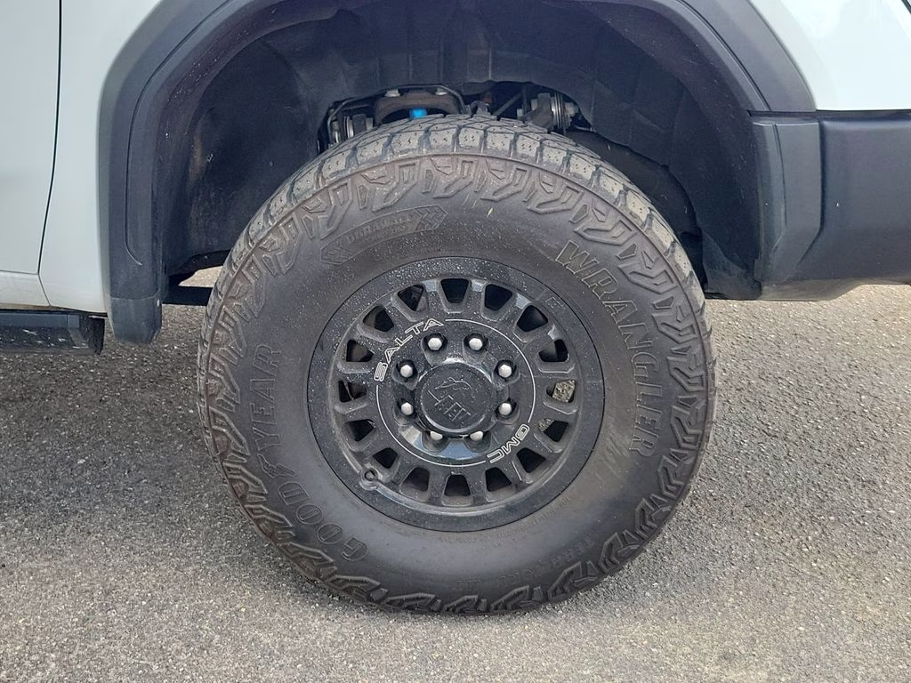 2024 Summit White GMC Sierra AT4X 4X4 Truck