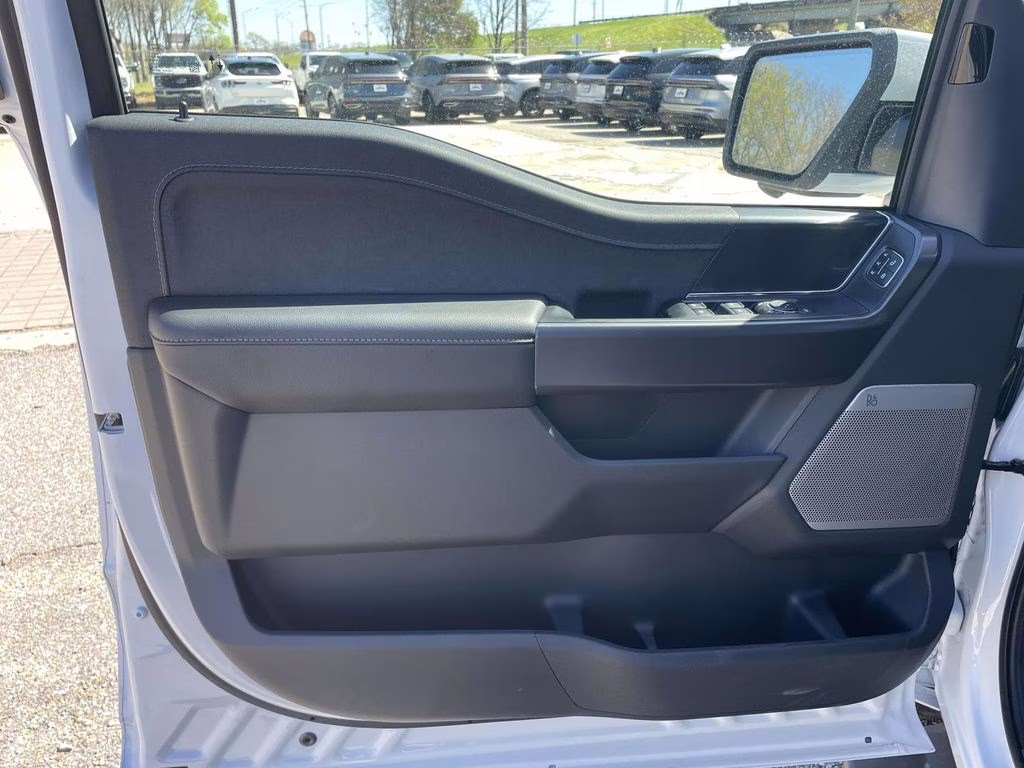 2026 Oxford White Ford F-150 Lariat 4X4 Truck