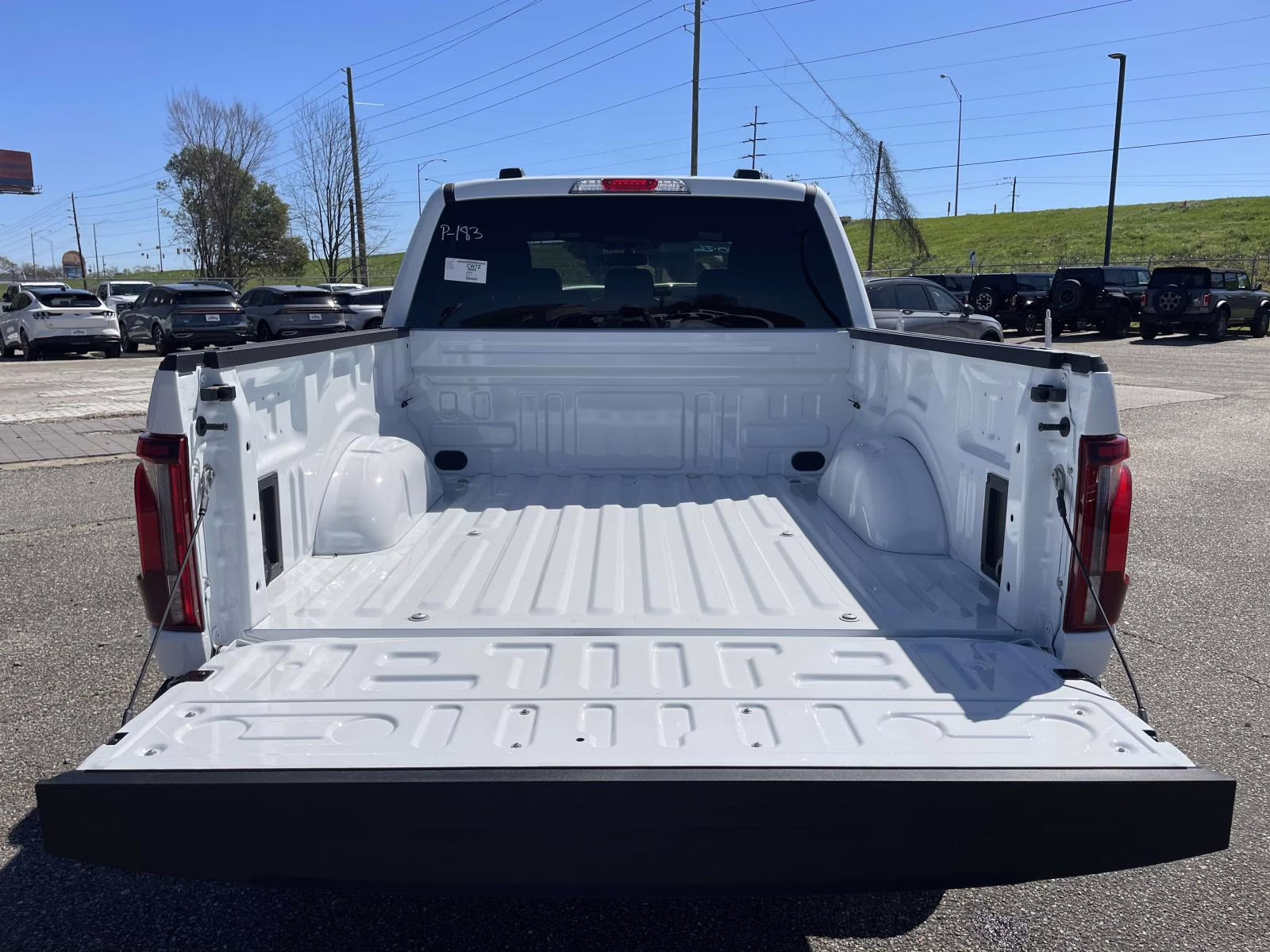 2026 Oxford White Ford F-150 Lariat 4X4 Truck