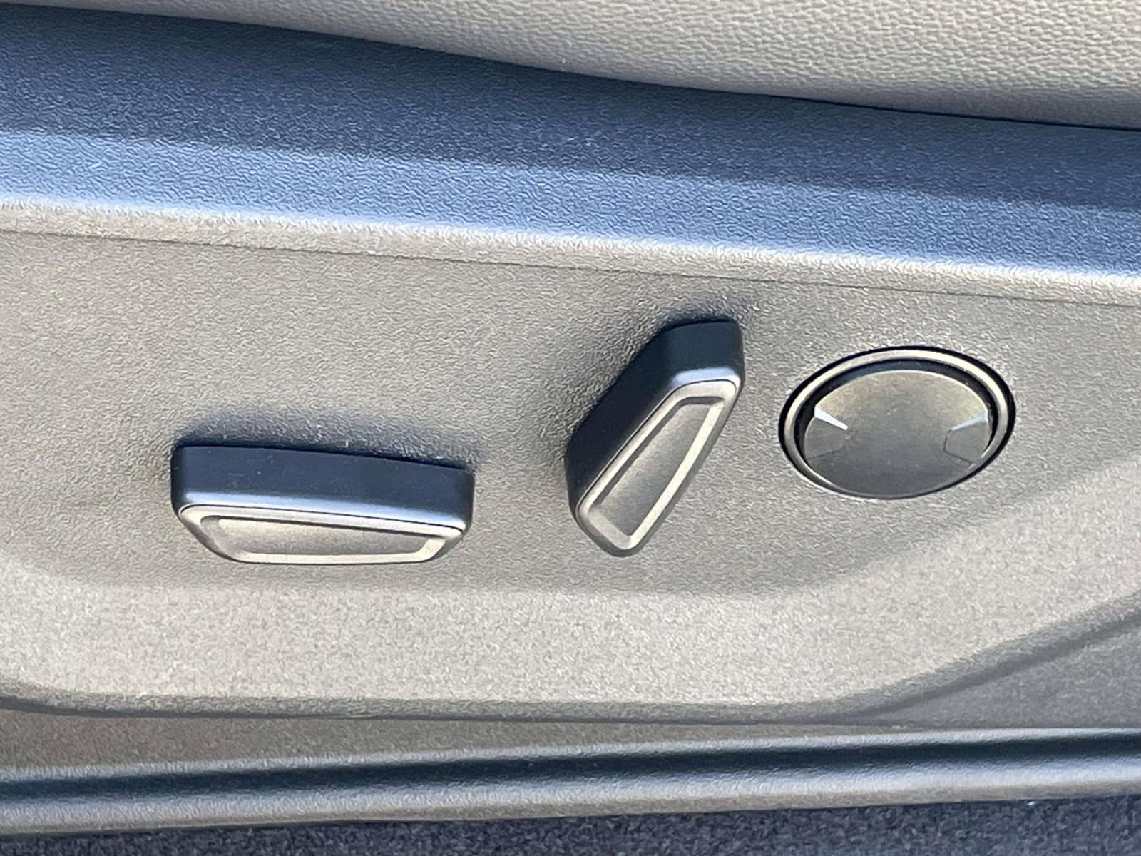 2026 Oxford White Ford F-150 Lariat 4X4 Truck