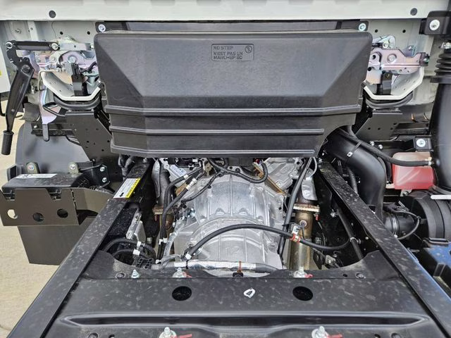 2025 Arc White Chevrolet 5500 HG LCF Gas 1WT RWD Truck