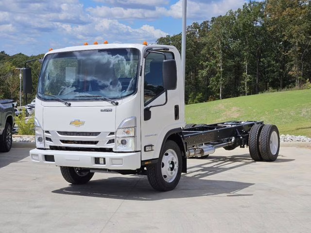 2025 Arc White Chevrolet 5500 HG LCF Gas 1WT RWD Truck