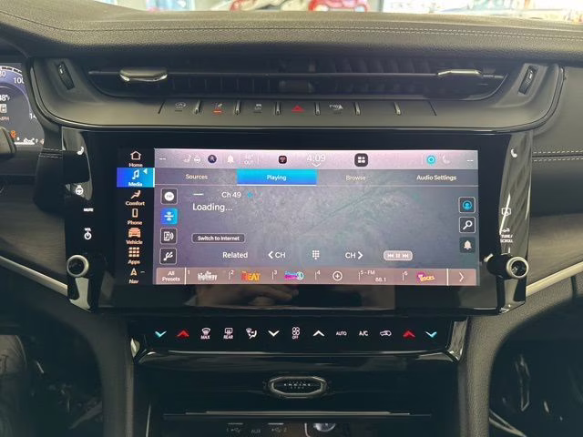 2026 Diamond Black Crystal Pearlcoat Jeep Grand Cherokee L Altitude 4X4 SUV