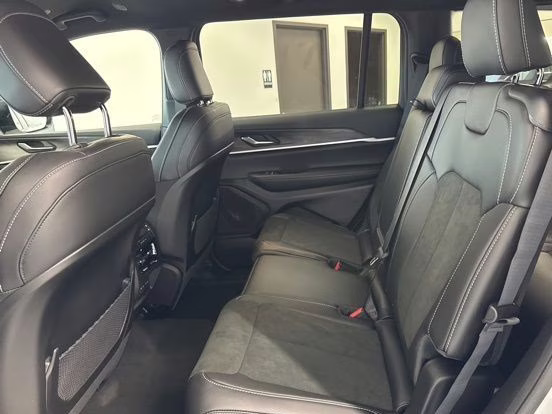 2026 Diamond Black Crystal Pearlcoat Jeep Grand Cherokee L Altitude 4X4 SUV