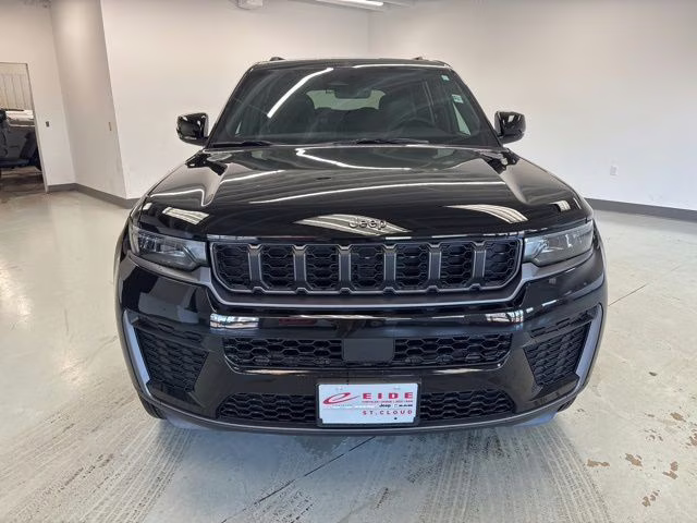 2026 Diamond Black Crystal Pearlcoat Jeep Grand Cherokee L Altitude 4X4 SUV