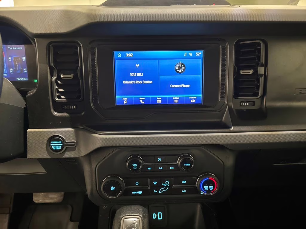 2023 Iconic Silver Metallic Ford Bronco Base 4X4 SUV