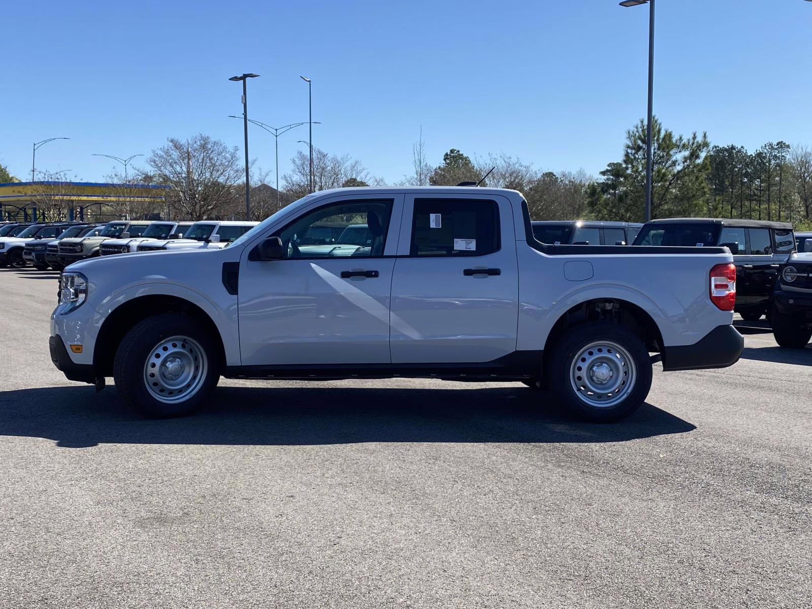 2026 White Metallic Ford Maverick XL AWD Truck