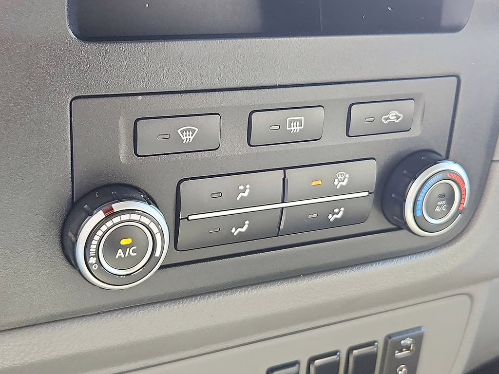 2020 Glacier White Nissan NV3500 HD Cargo SV RWD Van