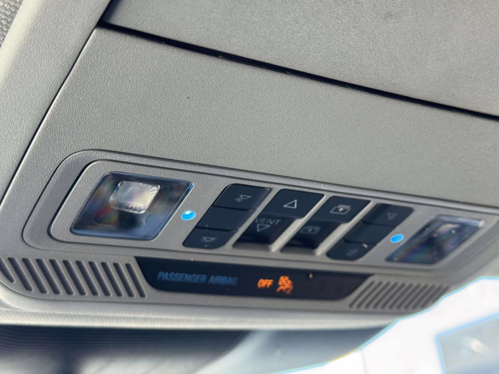 2022 Star White Metallic Tri-Coat Ford Explorer XLT 4WD 4X4 SUV