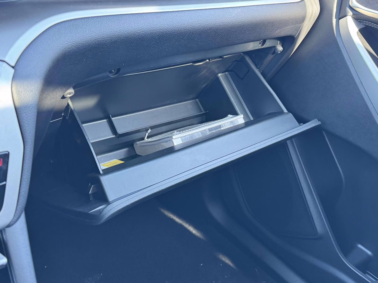 2022 Star White Metallic Tri-Coat Ford Explorer XLT 4WD 4X4 SUV