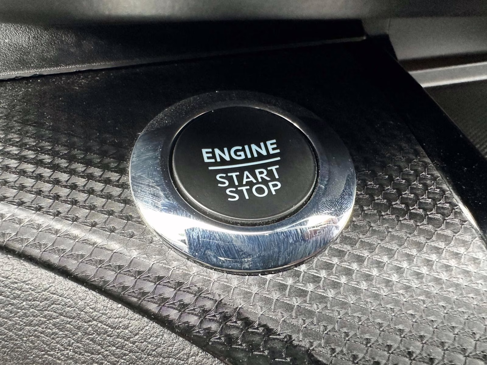 2022 Star White Metallic Tri-Coat Ford Explorer ST-Line 4WD 4X4 SUV