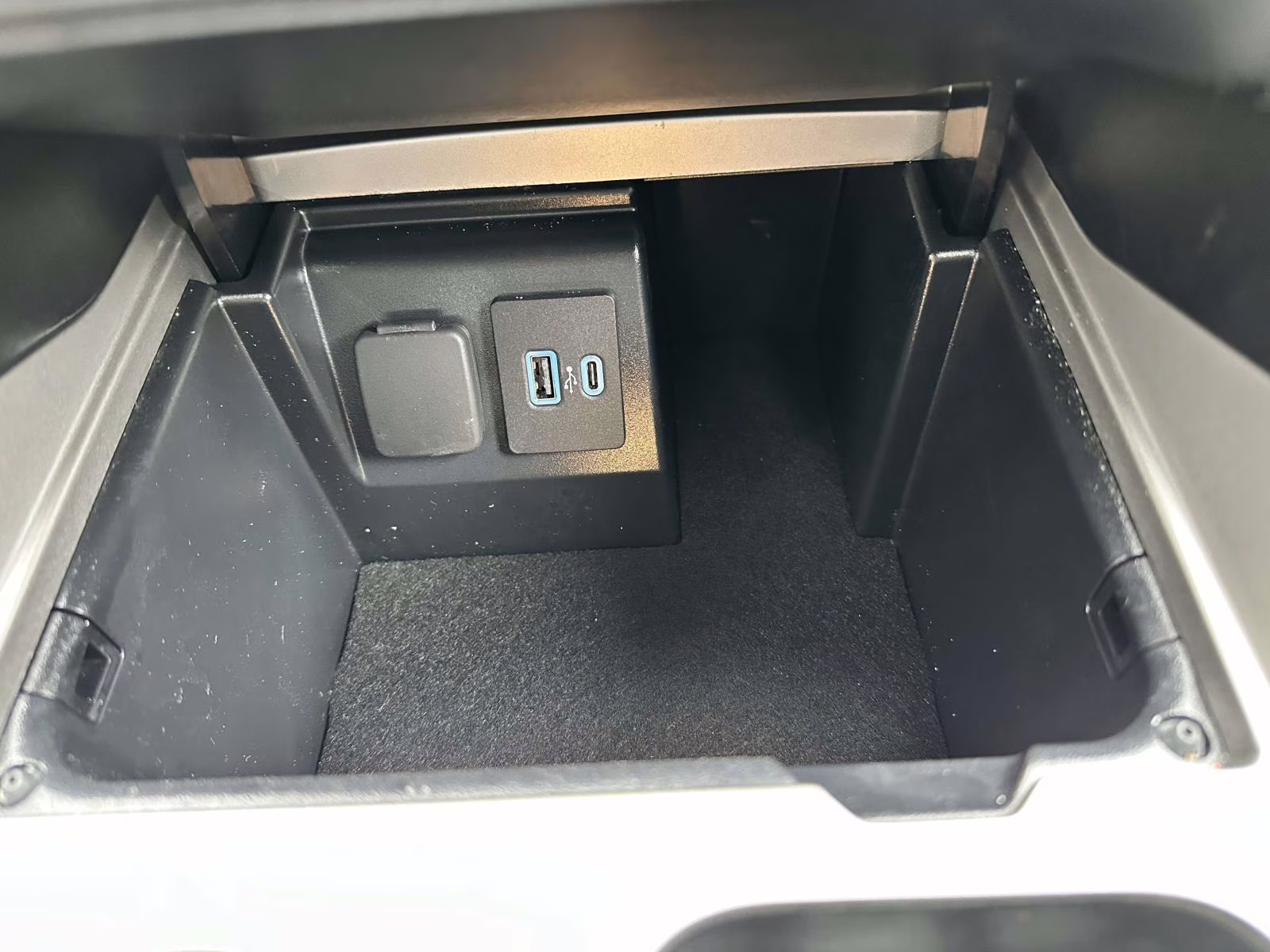 2022 Star White Metallic Tri-Coat Ford Explorer ST-Line 4WD 4X4 SUV