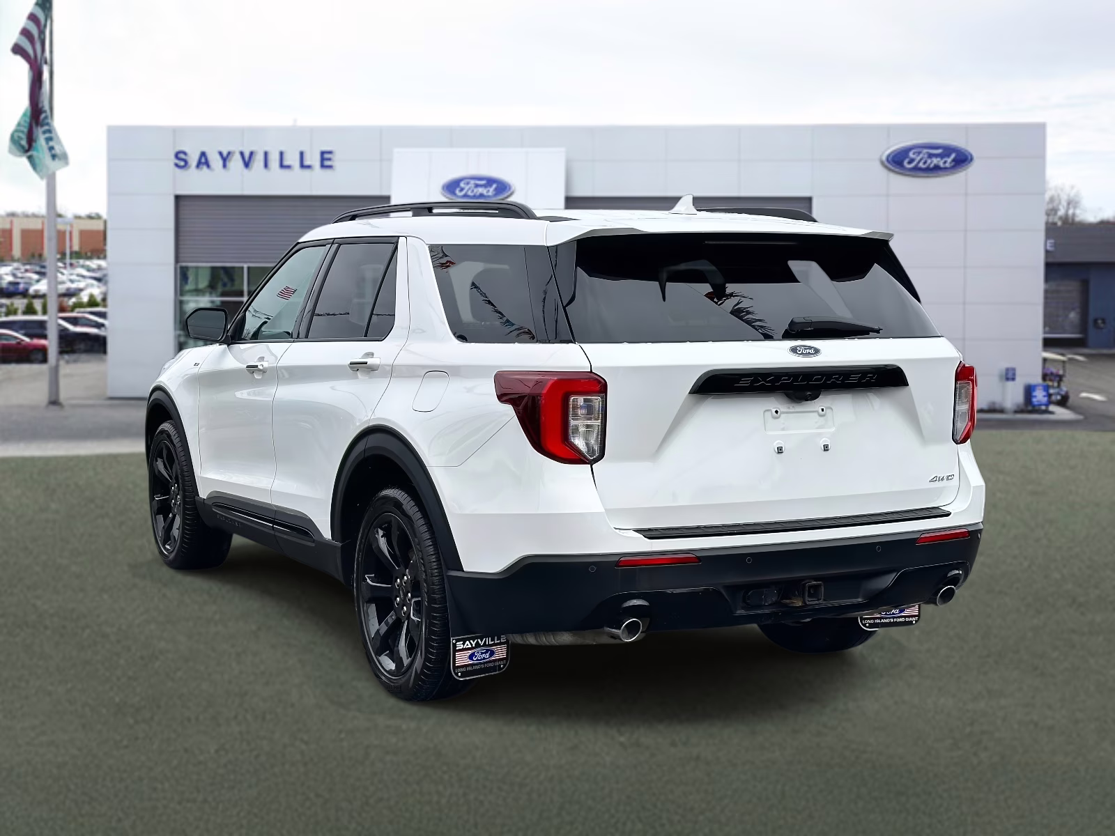 2022 Star White Metallic Tri-Coat Ford Explorer ST-Line 4WD 4X4 SUV