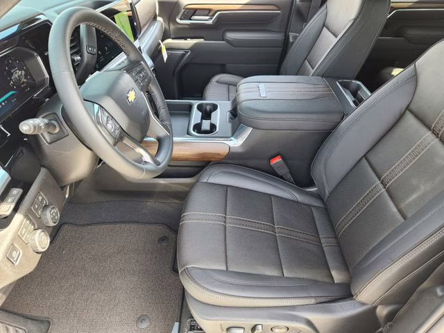 2026 Summit White Chevrolet Silverado 3500HD High Country 4X4 Truck