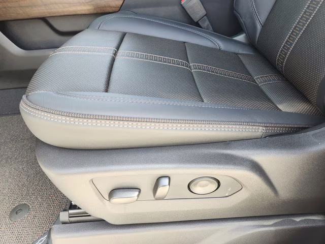 2026 Summit White Chevrolet Silverado 3500HD High Country 4X4 Truck