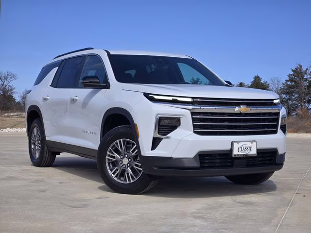 2026 Polar White Tricoat Chevrolet Traverse LT FWD SUV