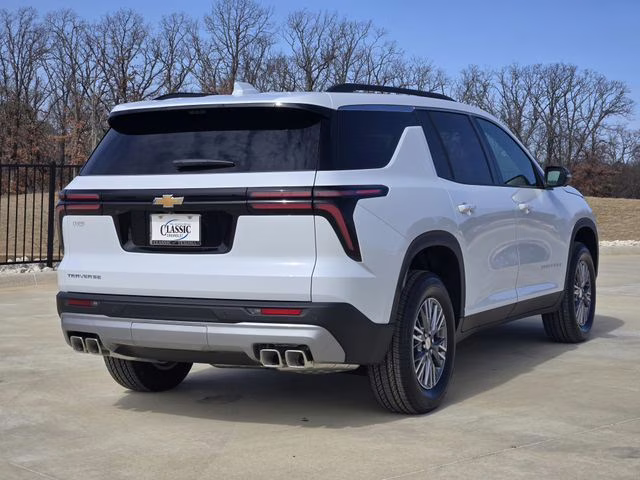 2026 Polar White Tricoat Chevrolet Traverse LT FWD SUV