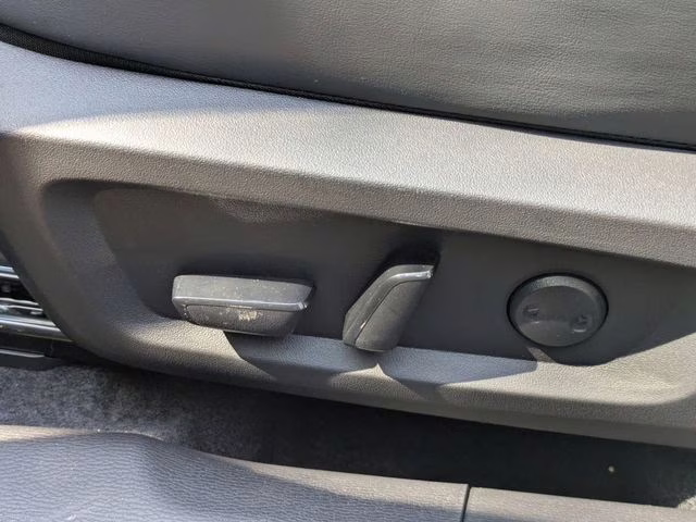 2026 Moonstone Gray Metallic Mitsubishi Outlander SE FWD SUV