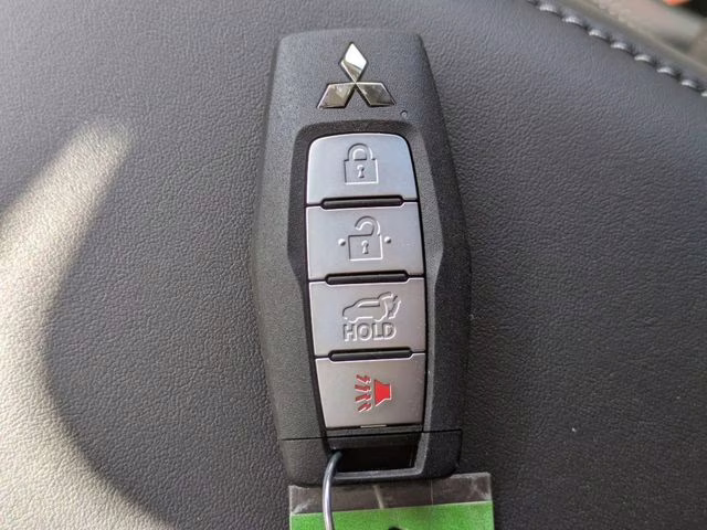 2026 Moonstone Gray Metallic Mitsubishi Outlander SE FWD SUV