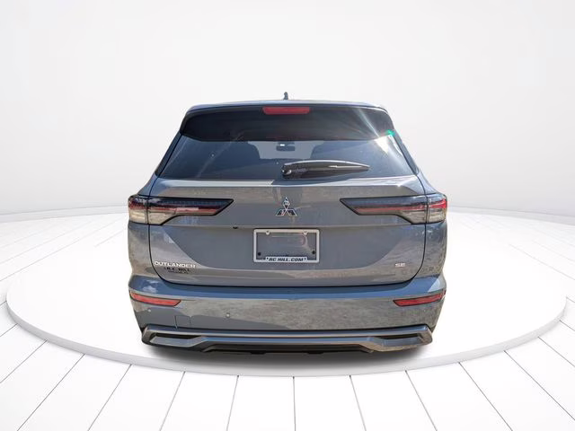 2026 Moonstone Gray Metallic Mitsubishi Outlander SE FWD SUV