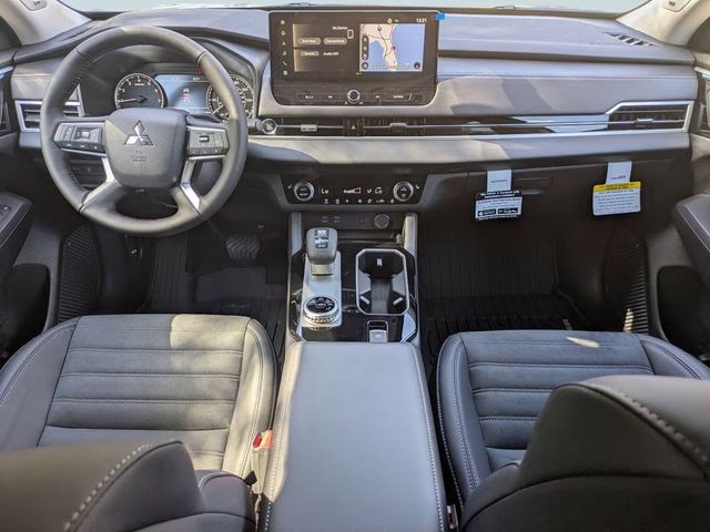 2026 Moonstone Gray Metallic Mitsubishi Outlander SE FWD SUV