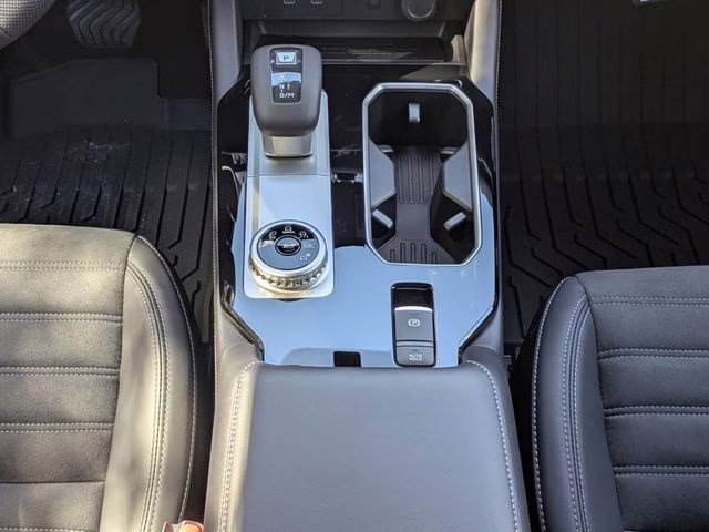 2026 Moonstone Gray Metallic Mitsubishi Outlander SE FWD SUV