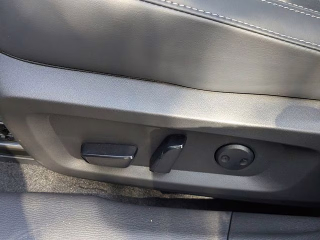 2026 Moonstone Gray Metallic Mitsubishi Outlander SE FWD SUV