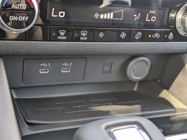 2026 Moonstone Gray Metallic Mitsubishi Outlander SE FWD SUV