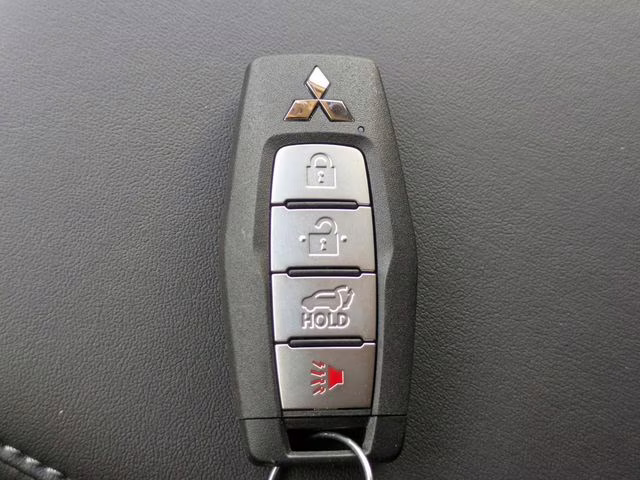 2026 Moonstone Gray Metallic Mitsubishi Outlander SE FWD SUV