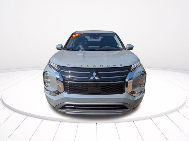 2026 Moonstone Gray Metallic Mitsubishi Outlander SE FWD SUV