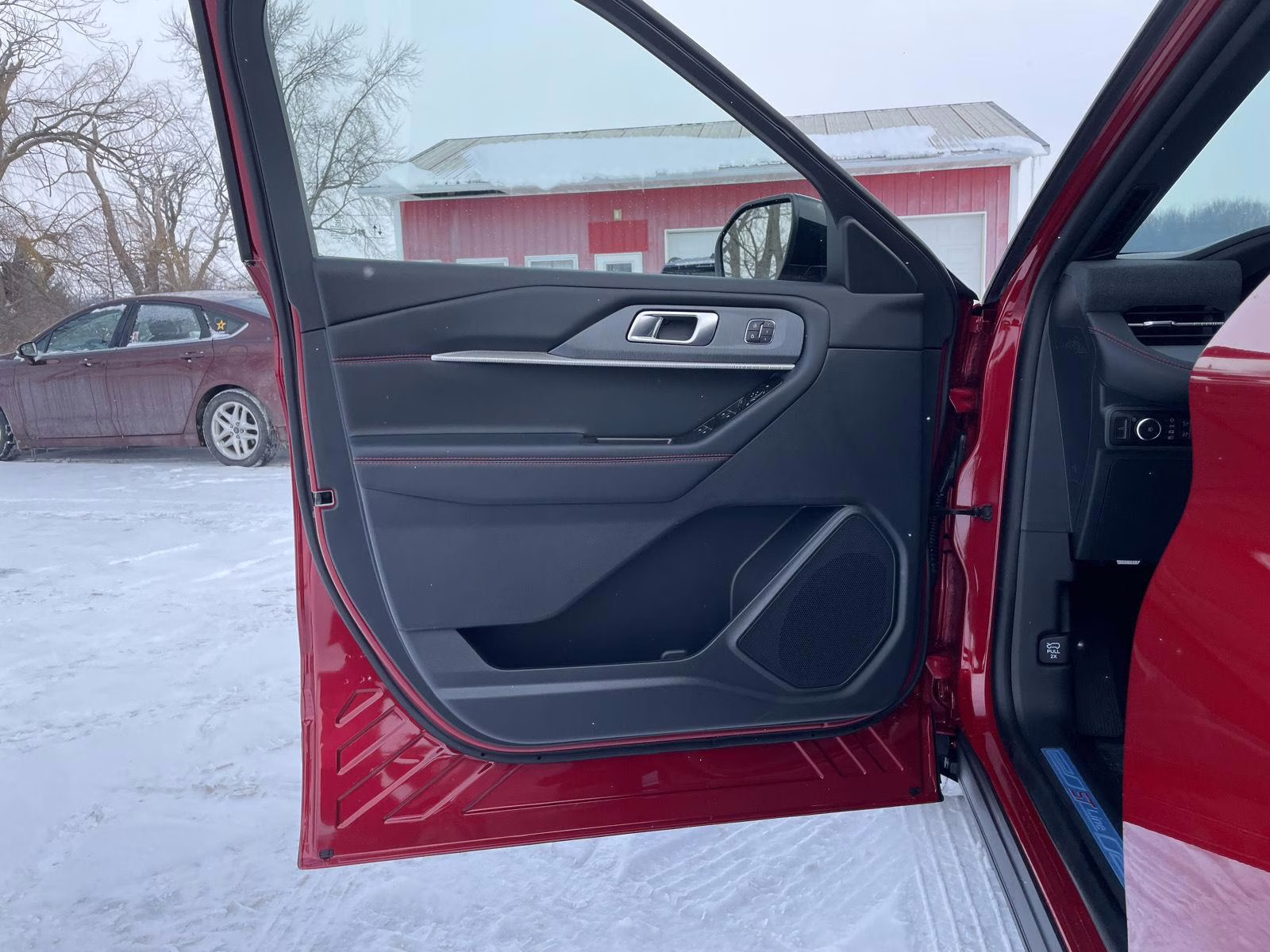 2026 Rapid Red Metallic Tinted Clearcoat Ford Explorer ST-Line 4X4 SUV