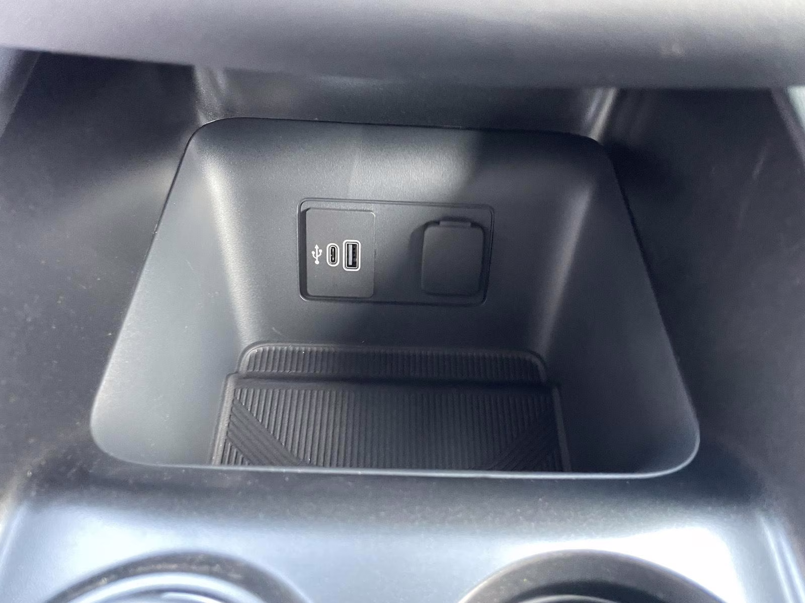 2026 Rapid Red Metallic Tinted Clearcoat Ford Explorer ST-Line 4X4 SUV