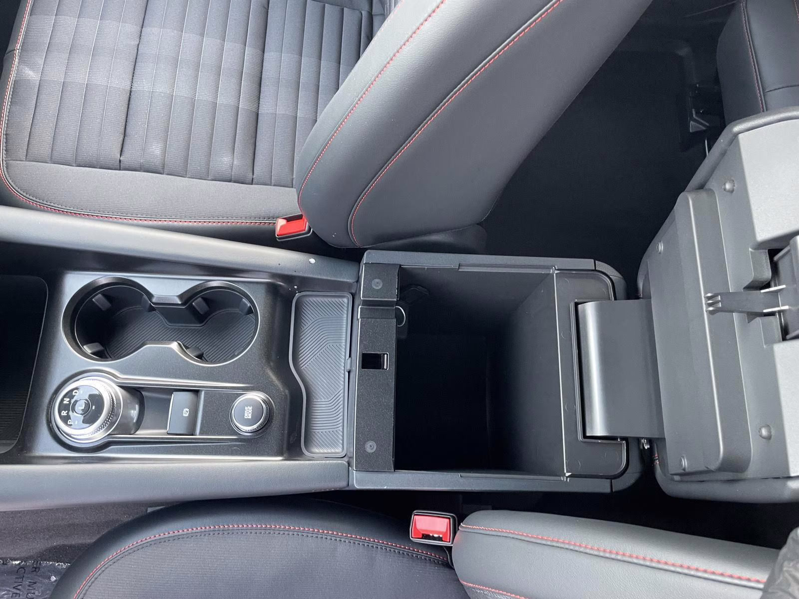 2026 Rapid Red Metallic Tinted Clearcoat Ford Explorer ST-Line 4X4 SUV