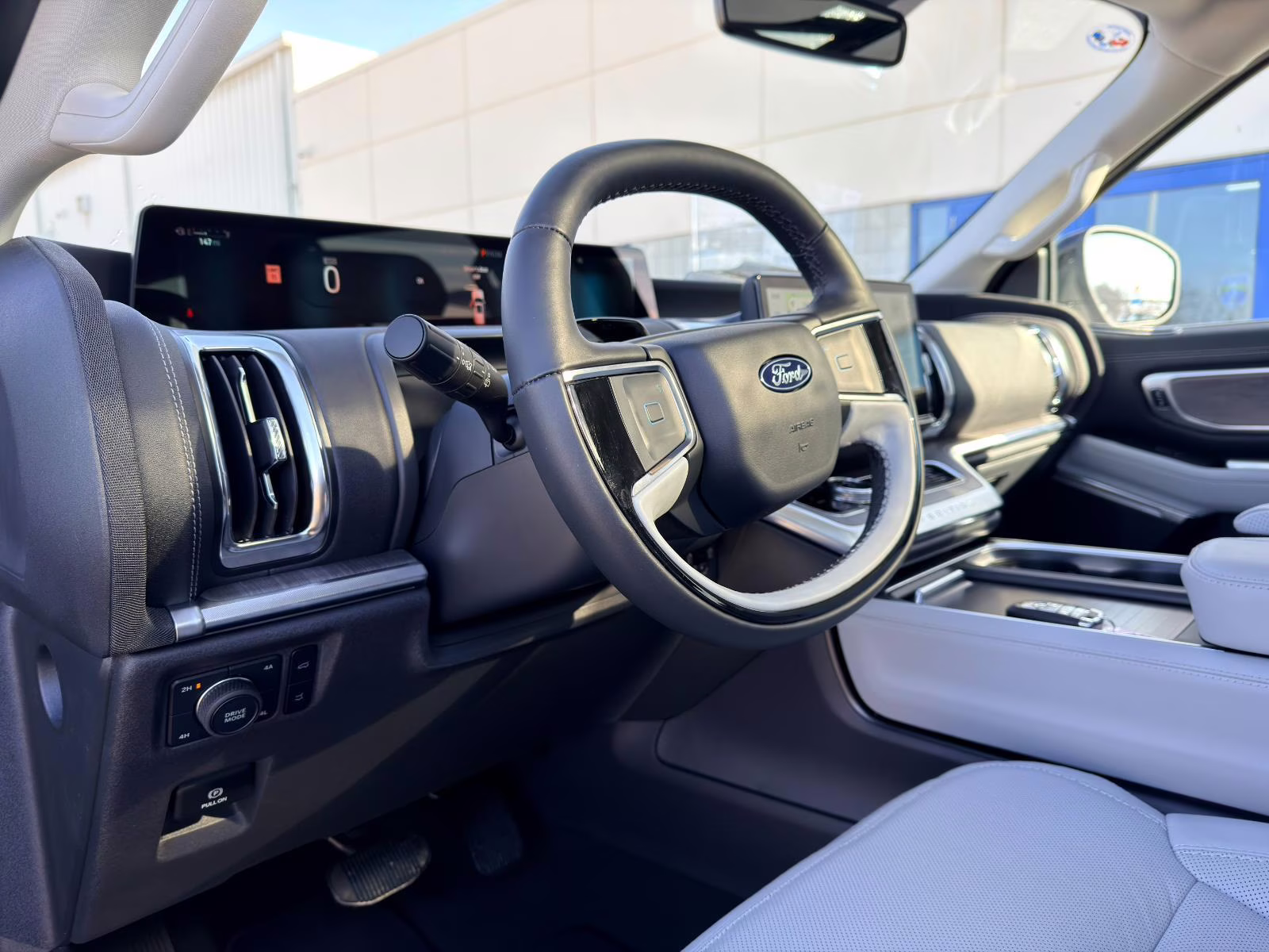 2025 Glacier Gray Metallic Tri-Coat Ford Expedition Platinum 4X4 SUV