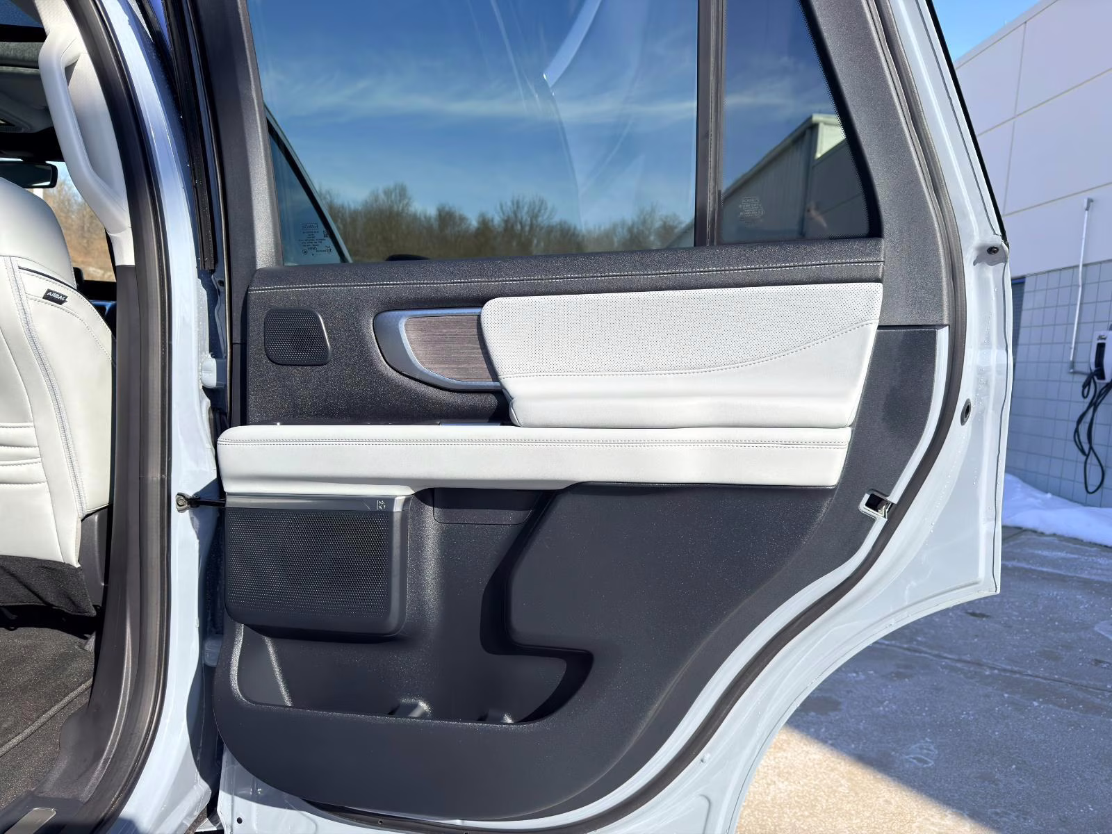 2025 Glacier Gray Metallic Tri-Coat Ford Expedition Platinum 4X4 SUV