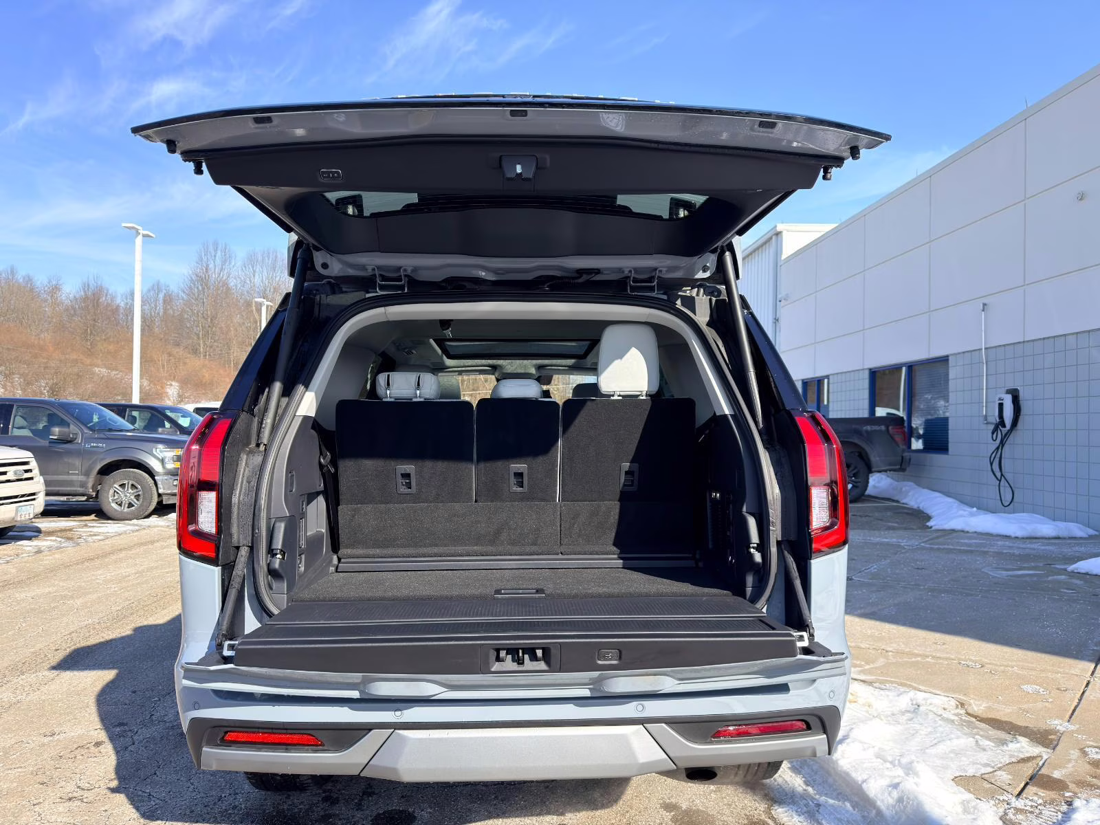 2025 Glacier Gray Metallic Tri-Coat Ford Expedition Platinum 4X4 SUV