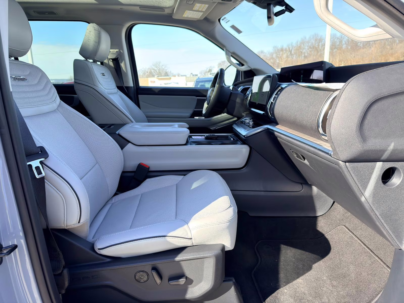 2025 Glacier Gray Metallic Tri-Coat Ford Expedition Platinum 4X4 SUV