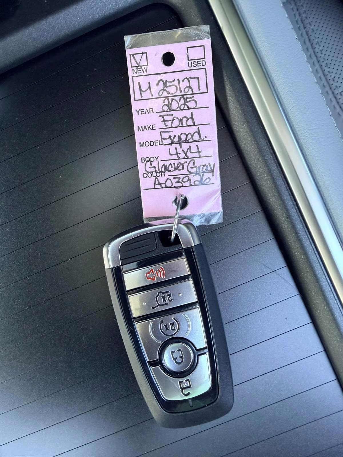 2025 Glacier Gray Metallic Tri-Coat Ford Expedition Platinum 4X4 SUV