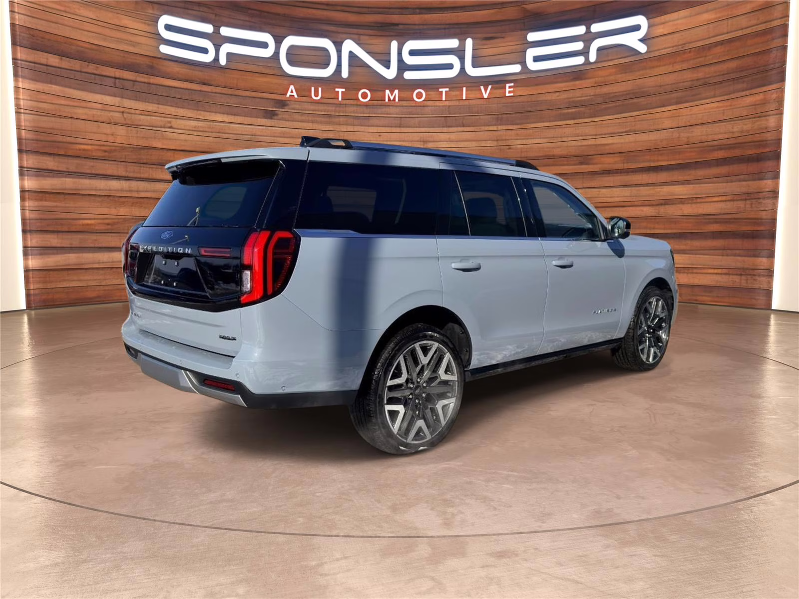 2025 Glacier Gray Metallic Tri-Coat Ford Expedition Platinum 4X4 SUV