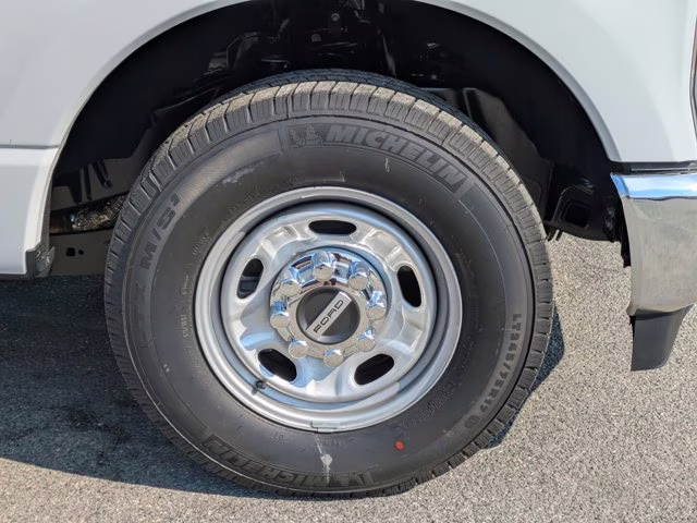 2026 Oxford White Ford Super Duty F-250 SRW XL RWD Truck