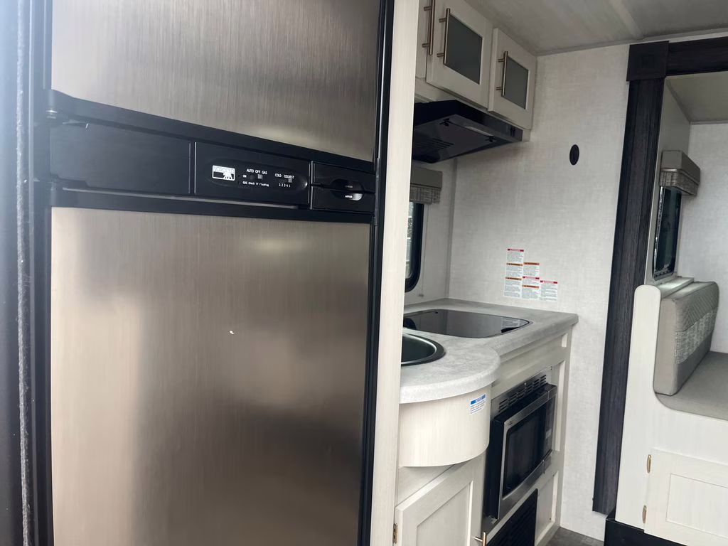 2022 White Forest River R-POD 202 Trailer