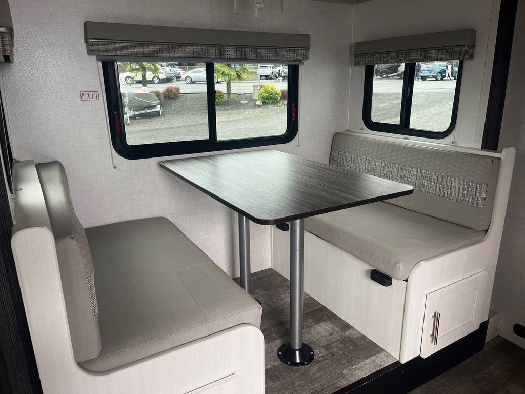 2022 White Forest River R-POD 202 Trailer