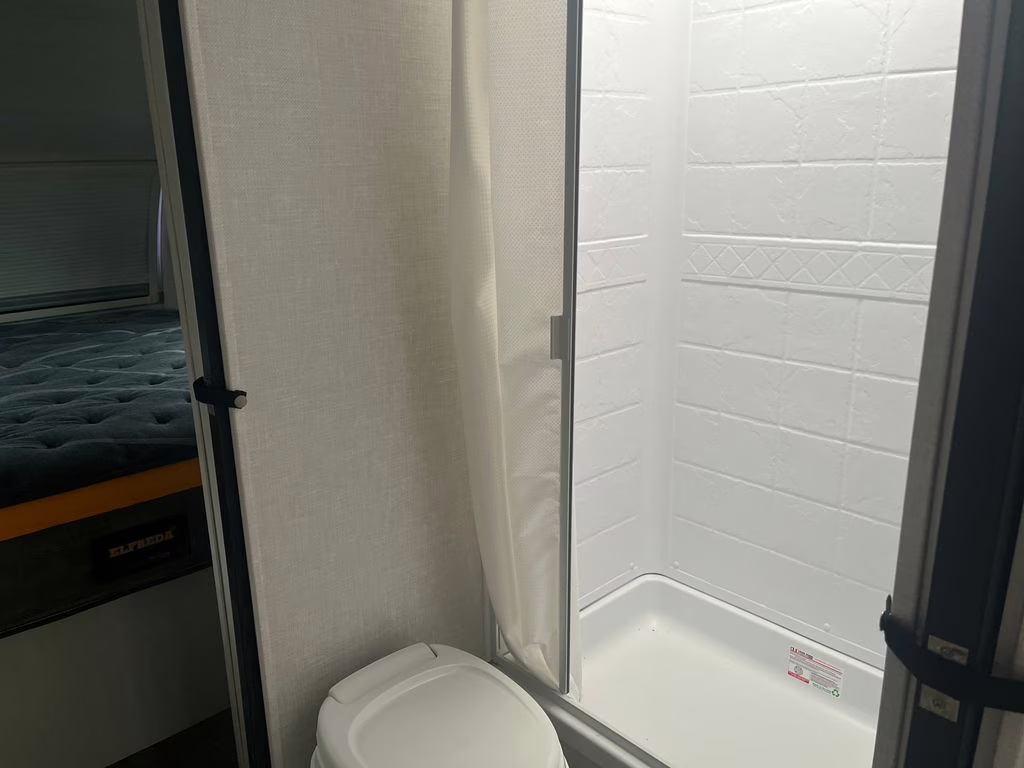 2022 White Forest River R-POD 202 Trailer