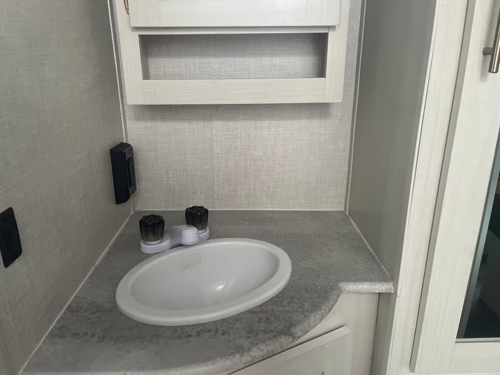 2022 White Forest River R-POD 202 Trailer