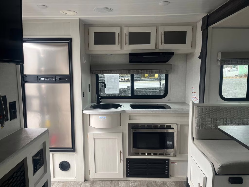 2022 White Forest River R-POD 202 Trailer