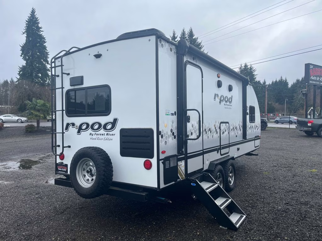 2022 White Forest River R-POD 202 Trailer